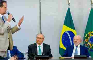 Lula assina MP e zera 